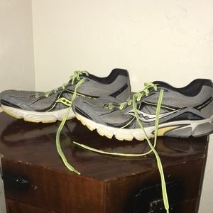 Saucony men’s running shoe 10.5